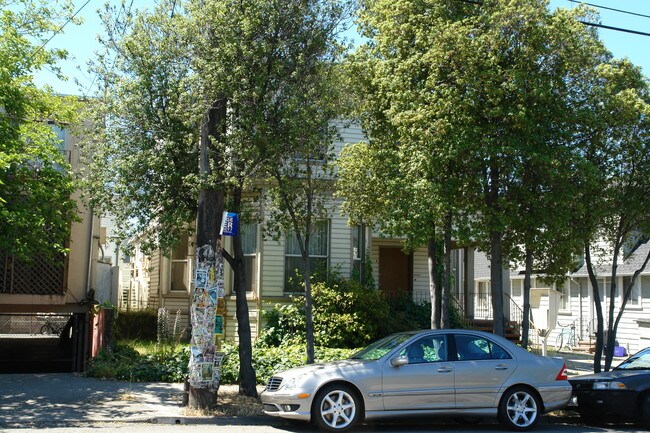 2176 Ashby Ave in Berkeley, CA - Foto de edificio - Building Photo