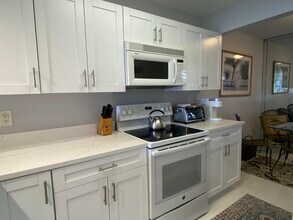 14 Royal Palm Way in Boca Raton, FL - Building Photo - Building Photo