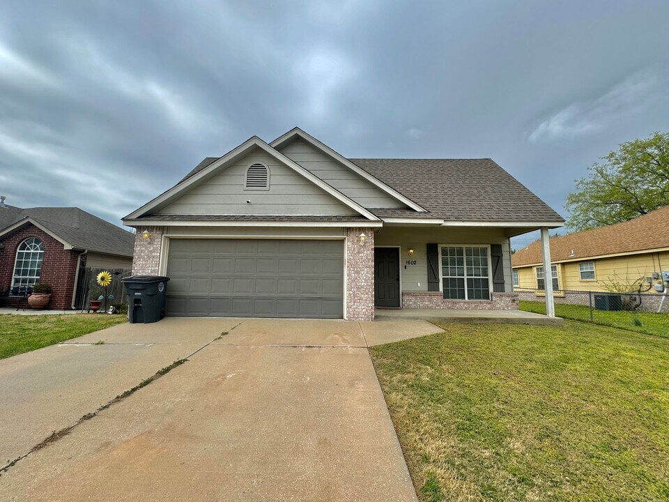1602 N Evanston Pl in Tulsa, OK - Building Photo