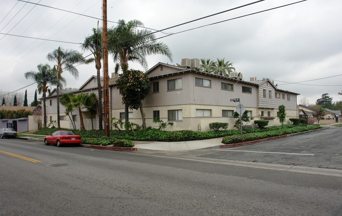 The Madrid Apartments in Van Nuys, CA - Building Photo