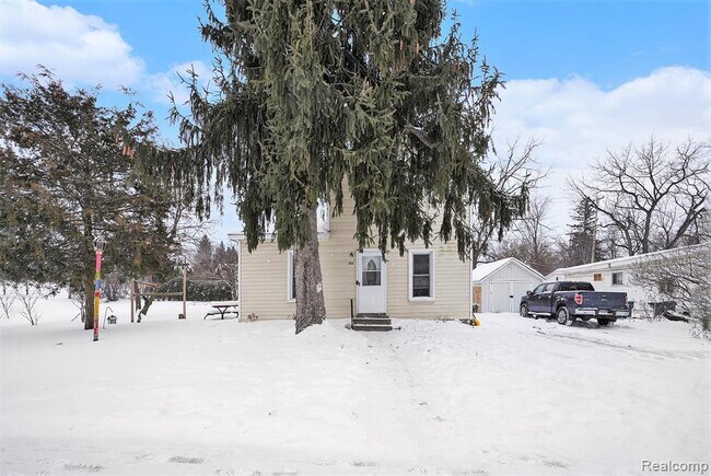 property at 532 E Broad St