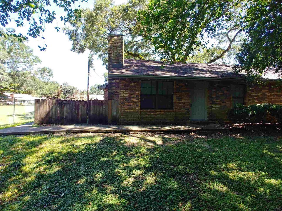 1440 N 61st Ave in Pensacola, FL - Building Photo