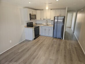 612 Dogwood Ct in Dunedin, FL - Building Photo - Building Photo