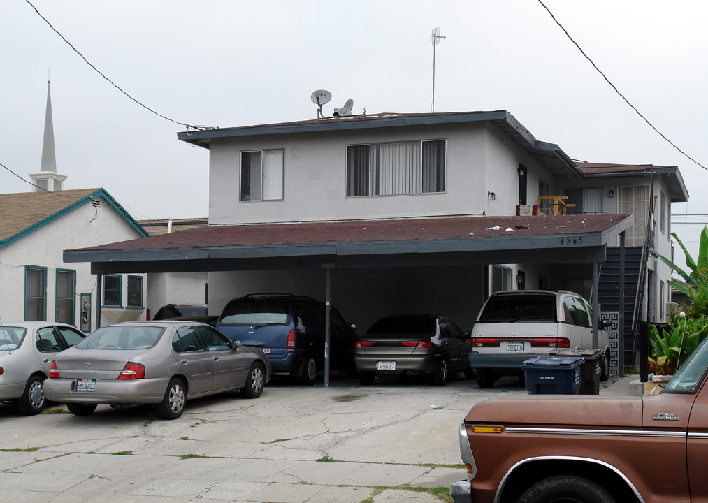 4565 W 116th St in Hawthorne, CA - Building Photo