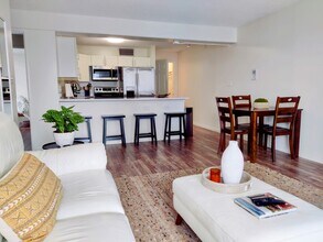 2575 Kuhio Ave. in Honolulu, HI - Building Photo - Building Photo