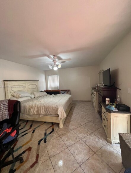 12310 SW 97th St in Miami, FL - Foto de edificio - Building Photo