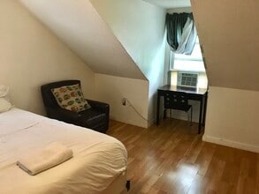 157 Perkins St, Unit 3 in Somerville, MA - Foto de edificio - Building Photo