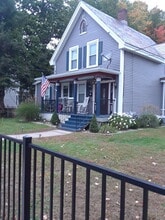 21 Center St, Unit 21 center st Easthampton in Easthampton, MA - Foto de edificio - Building Photo