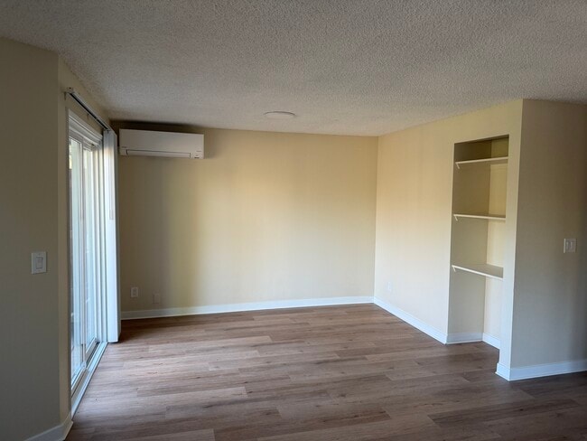 6309 SW Valley Ave, Unit #3 in Beaverton, OR - Building Photo - Building Photo