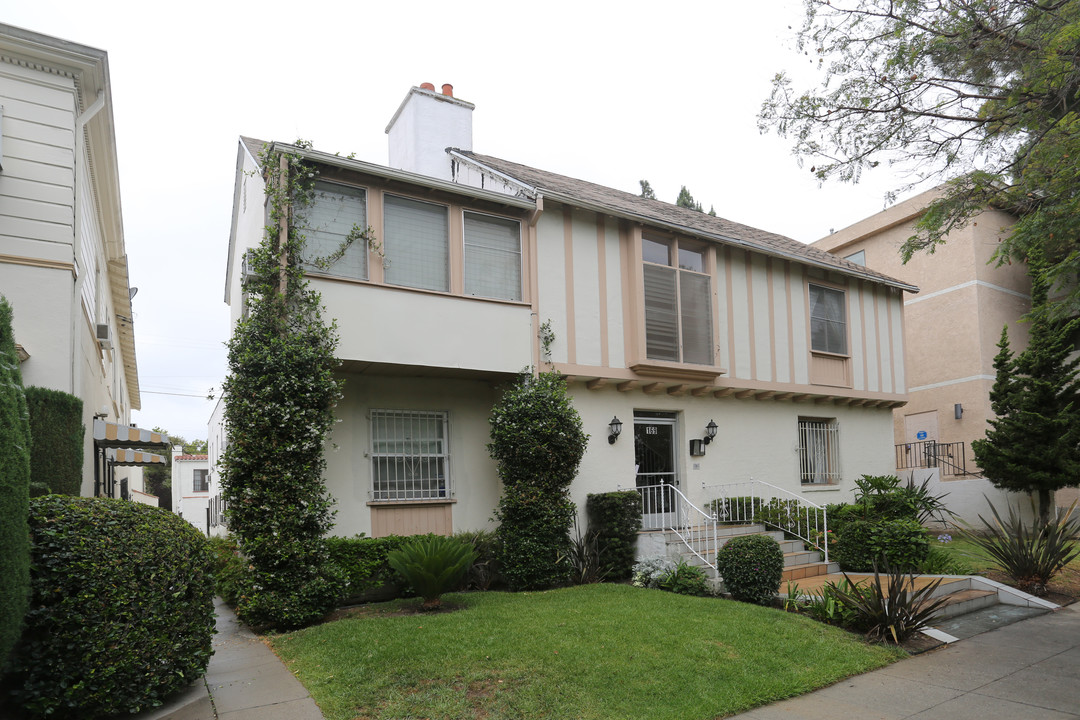 169 N La Peer Dr in Beverly Hills, CA - Building Photo