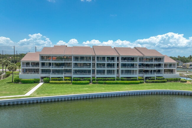 Kipps Colony at Pasadena Yacht & Country Club in Gulfport, FL - Foto de edificio - Building Photo