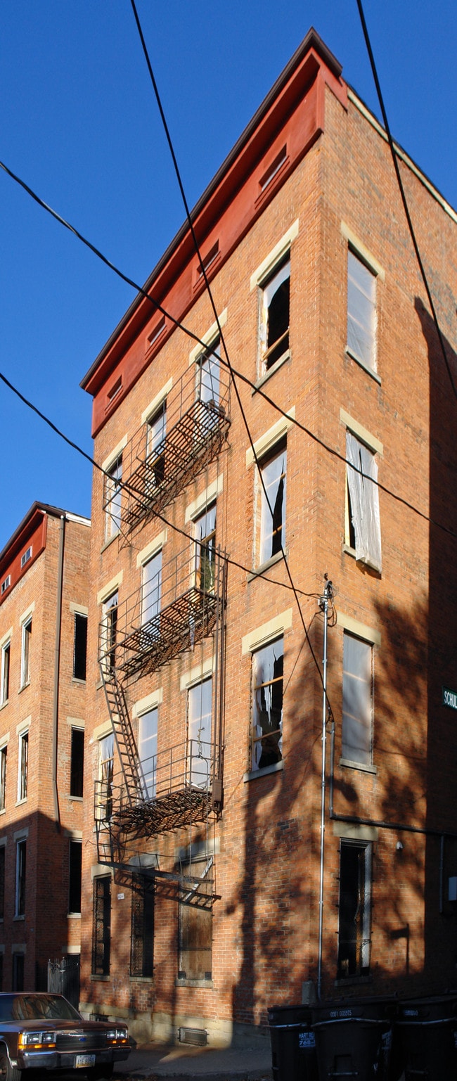1206 Broadway St in Cincinnati, OH - Foto de edificio - Building Photo