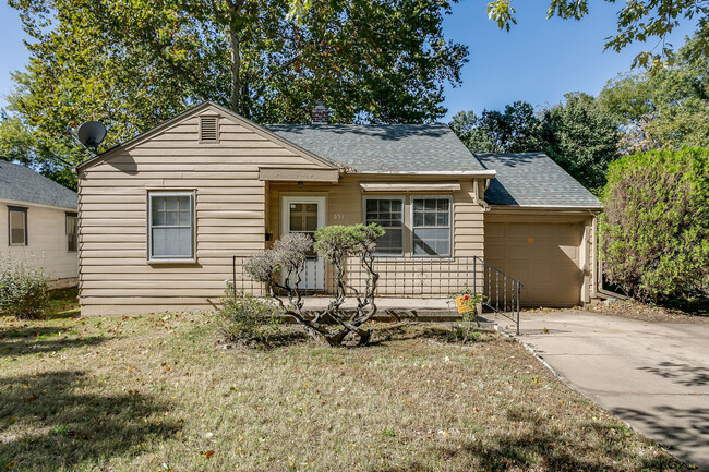 property at 651 S Rutan St