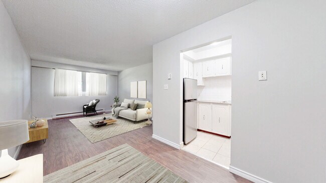 245 Yeomans St in Belleville, ON - Building Photo - Building Photo