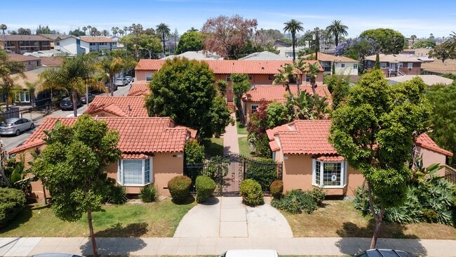 801 St Louis Ave in Long Beach, CA - Building Photo - Building Photo