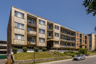 2685 De Kent Av in Montréal, QC - Building Photo