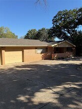 7013 Meadowbrook Dr in Fort Worth, TX - Building Photo - Building Photo