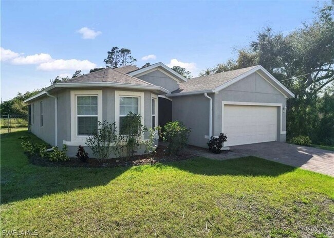 2802 40th St SW in Lehigh Acres, FL - Building Photo - Building Photo