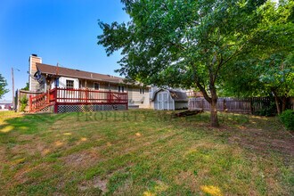 2126 N Pine Grove St in Wichita, KS - Building Photo - Building Photo