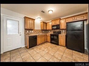 400 E Locust St in Cabot, AR - Building Photo - Building Photo