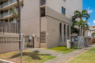 Citron Villa in Honolulu, HI - Building Photo - Building Photo