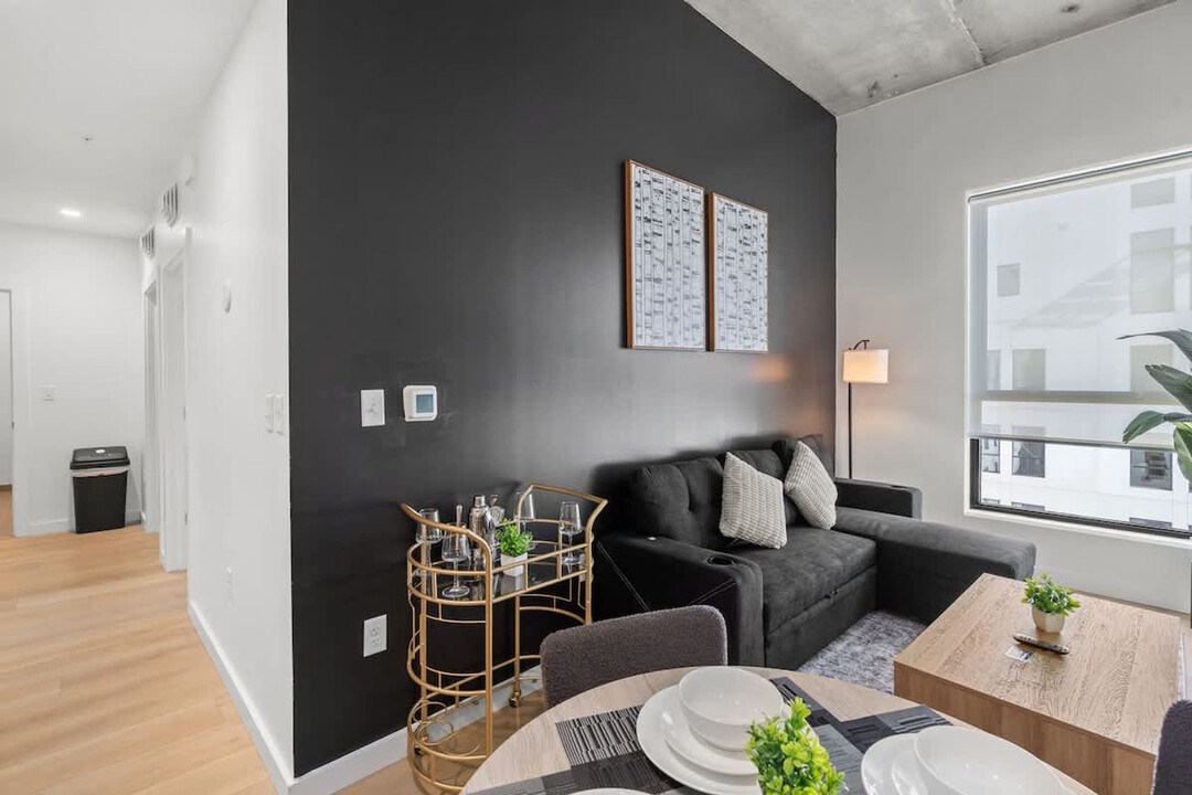 205 Foster Ave in Charlotte, NC - Building Photo