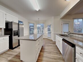 8401 Forest Shadow Cir in Cornelius, NC - Building Photo - Building Photo