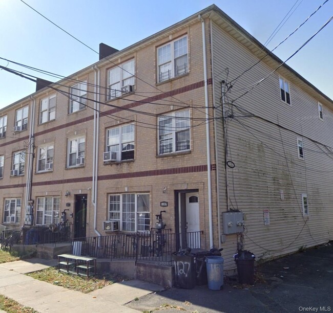 property at 1127 Macbrite Ave
