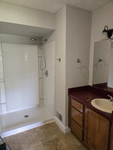 8194 Allen Rd in Fenton, MI - Building Photo - Building Photo