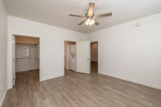 Willow Crossing Apartments in Centerton, AR - Foto de edificio - Interior Photo