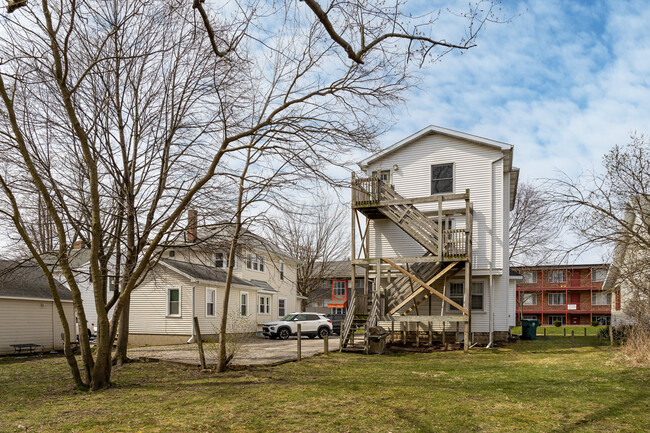 139 Cedar St in East Lansing, MI - Building Photo - Building Photo