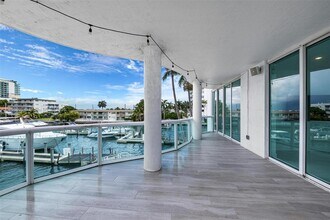 7918 Harbor Island Dr in North Bay Village, FL - Building Photo - Building Photo