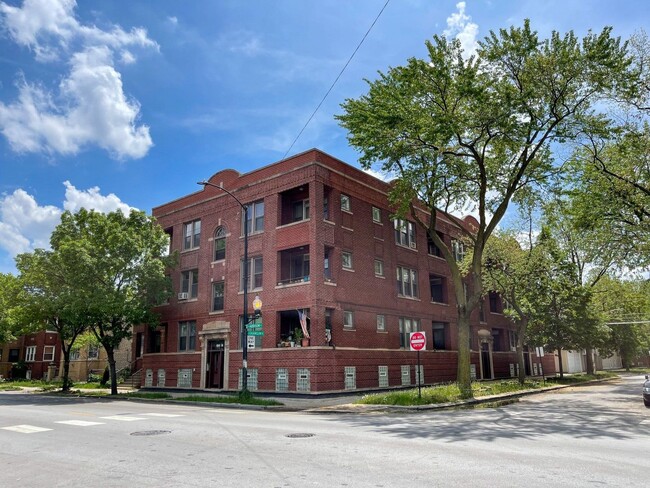 property at 3755 W Addison St