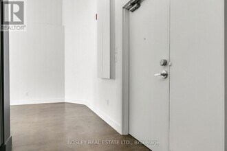 136-1173 Dundas St E in Toronto, ON - Building Photo - Building Photo