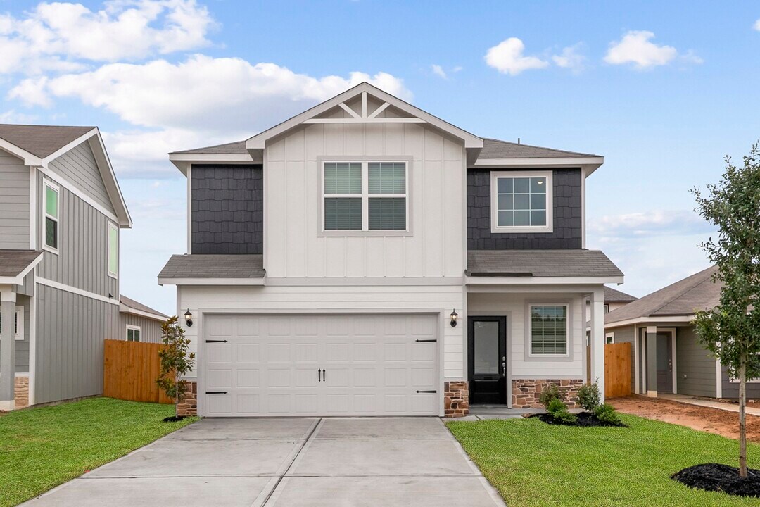 23127 Glory Orchid Dr in Hockley, TX - Building Photo