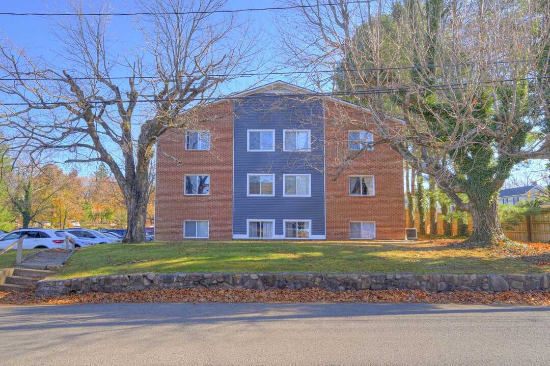 313/315 Clay St in Blacksburg, VA - Building Photo