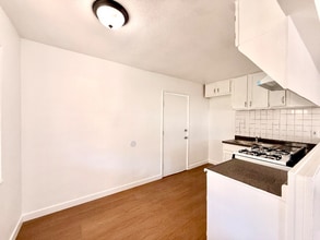9303 S Western Ave in Los Angeles, CA - Building Photo - Building Photo