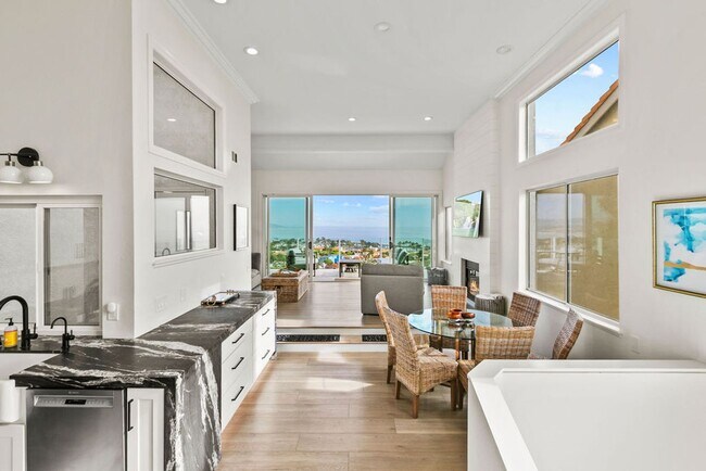 105 Palm Beach Ct in Dana Point, CA - Building Photo - Building Photo