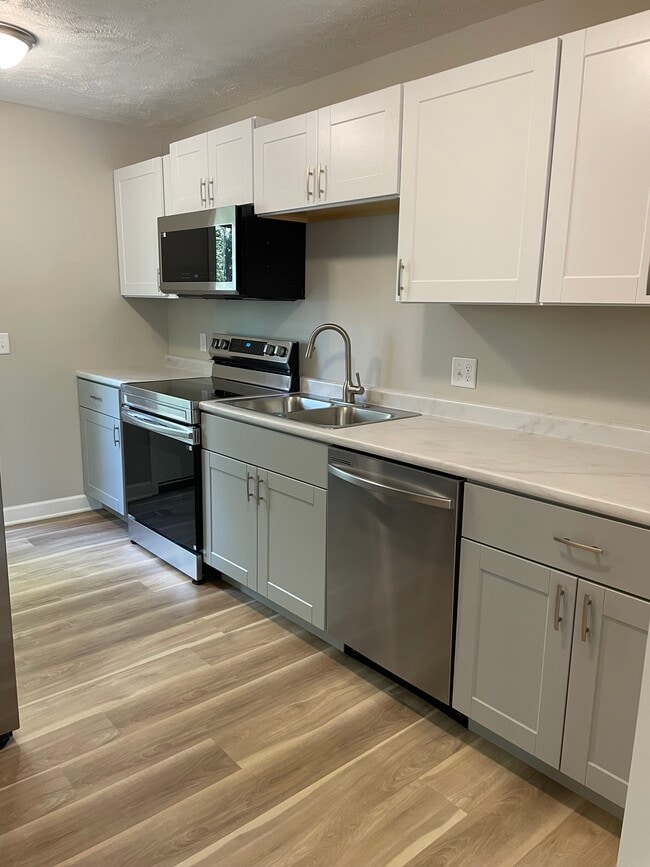 property at 503 S 1st St