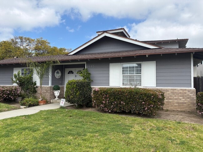 CitiZen South Bay on West 235th St. in Torrance, CA - Foto de edificio - Building Photo