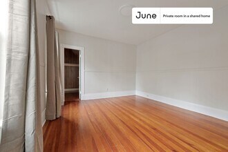 Private bedroom in 3 bed/1 bath Home in Somerville, MA - Building Photo - Building Photo