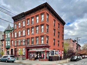 609 Jersey Ave in Jersey City, NJ - Building Photo - Building Photo
