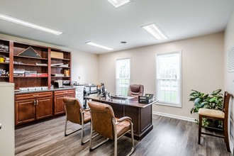 Avalon Townhouse Apartments in Goldsboro, NC - Foto de edificio - Building Photo