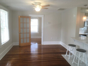 1010 E Victory Dr in Savannah, GA - Building Photo - Building Photo