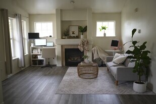 1787 Kennedy Pl, Unit F-9 in Dupont, WA - Building Photo