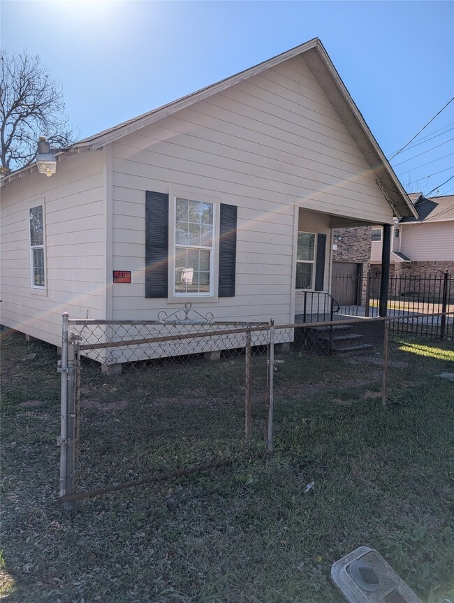 property at 2125 Nora St