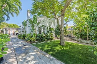 715 Kaye St in West Palm Beach, FL - Foto de edificio - Building Photo