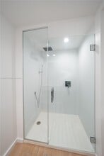291 Bal Bay Dr in Bal Harbour, FL - Foto de edificio - Building Photo