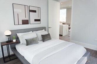 130 S Halsted St, Unit Penthouse 2 in Chicago, IL - Foto de edificio - Building Photo