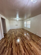 1001 N Dove Ave in Boise, ID - Building Photo - Building Photo